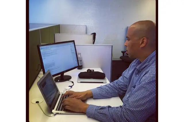Cory Booker answers questions on Reddit
